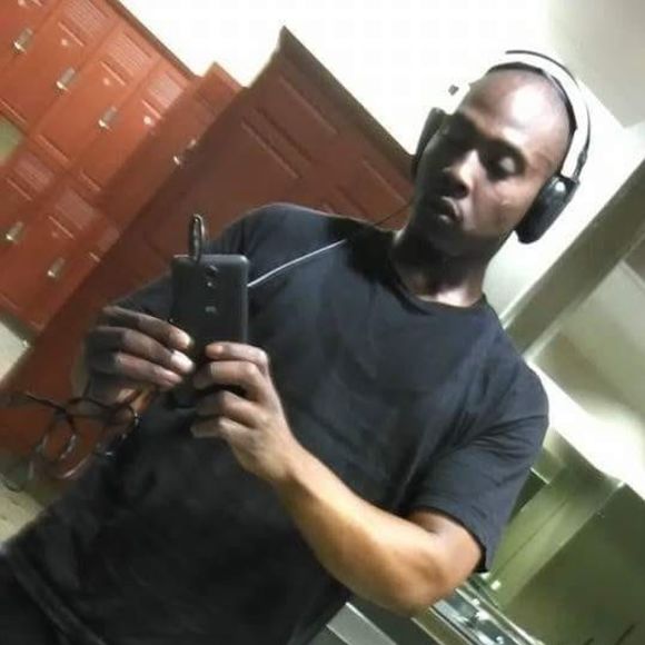 Meet your Posher, Chek - Picture 1 of 1